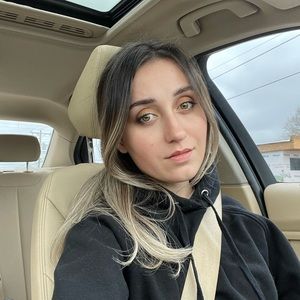 Meet your Posher, Ana